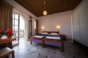 Manias Hotel Apartments