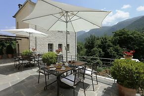 Gamila Rocks Mountain Hotel