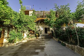 Maron Stone House