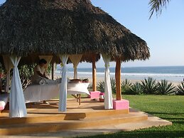 Las Alamandas
