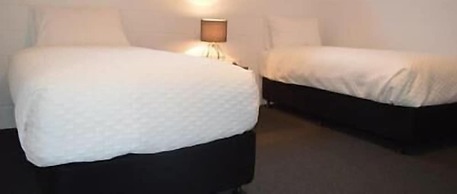 Penguin Seaside Motel