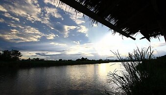 Scenic Riverside Resort