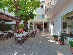Hotel Airone