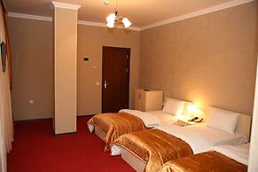 Riva Hotel