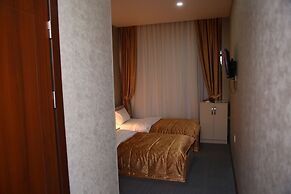 Riva Hotel