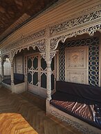 Kharpalace group of houseboats