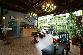 Chheng Residence