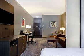 Days Inn & Suites by Wyndham Warman