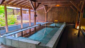 Yuze Hotel
