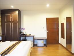 Suksomboon Hotel