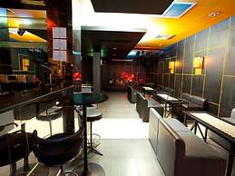 The Residence Airport & Spa