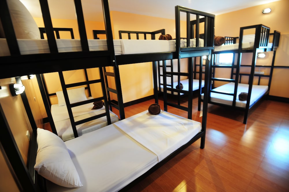 Twin Palms Hostel Phi Phi