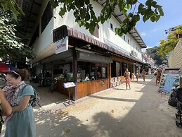 Twin Palms Hostel Phi Phi