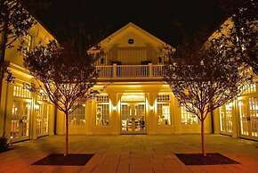 The Quogue Club at Hallock House