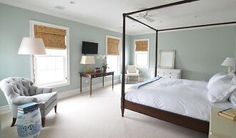 The Quogue Club at Hallock House
