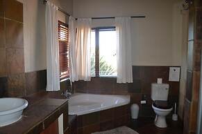 Makhato 84 Bush Lodge