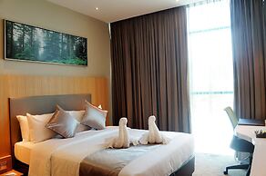 Greens Hotel & Suites