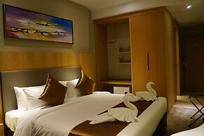 Greens Hotel & Suites