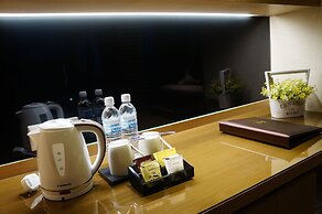 Greens Hotel & Suites