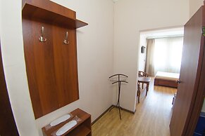 Red Hotel