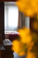 Red Hotel
