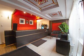 Red Hotel