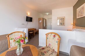 Summer View Hotel
