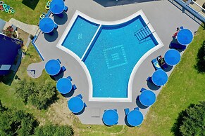 Summer View Hotel