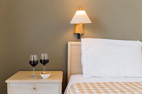 Summer View Hotel