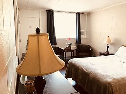 Manitou Motor Inn