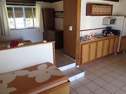 Les Tipaniers