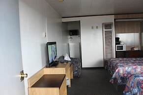 Raval Paradise Motel & RV Park