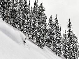 Eleven Revelstoke Lodge