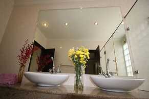 Butterfly Garden - A Boutique Residence