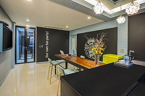 Embledon Hotel