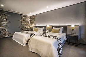 Embledon Hotel