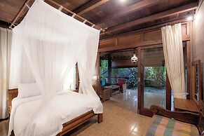 Sari Bamboo Villas