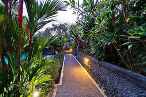 Sari Bamboo Villas