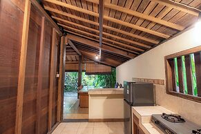 Sari Bamboo Villas