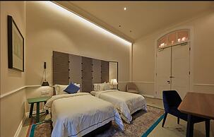 The Edison George Town