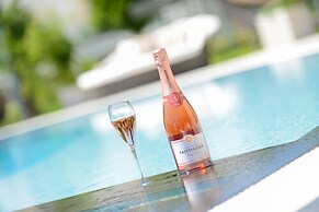 Aura Hotel - Adults Only