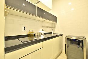 WITH U Hotel & Guesthouse