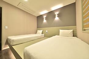 WITH U Hotel & Guesthouse