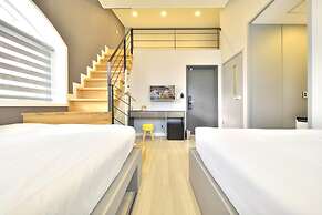 WITH U Hotel & Guesthouse
