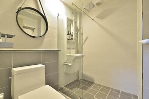 WITH U Hotel & Guesthouse