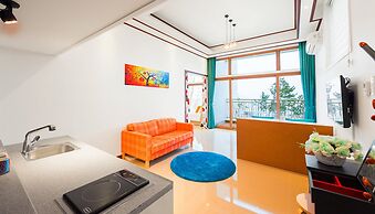 Sea & Pine Pension