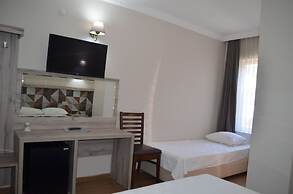 Megas Hotel