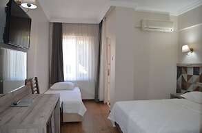 Megas Hotel