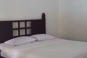 Padang Lovina Sea Side Cottage