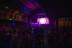 Gili Sands Hotel & Bar